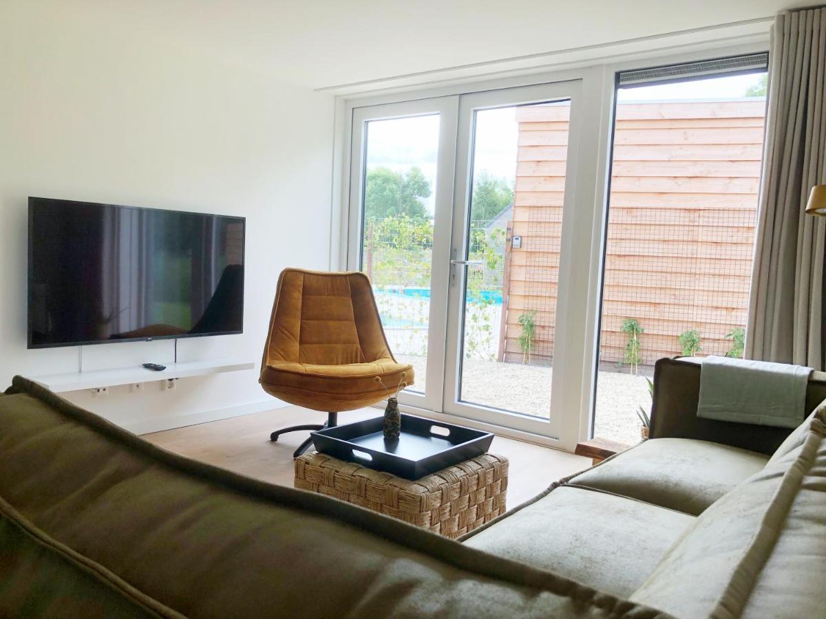 Bungalow 82 Op Recreatiepark De Wielen 신트 마르턴 외부 사진