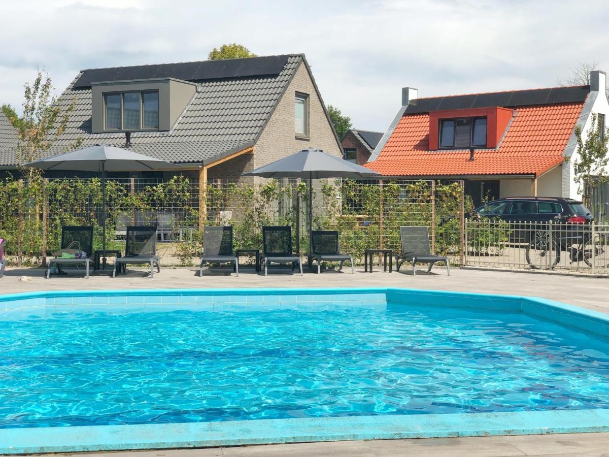 Bungalow 82 Op Recreatiepark De Wielen 신트 마르턴 외부 사진
